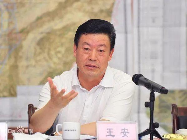 官方通报！医药巨头原董事长被“双开”，撤销荣誉称号！